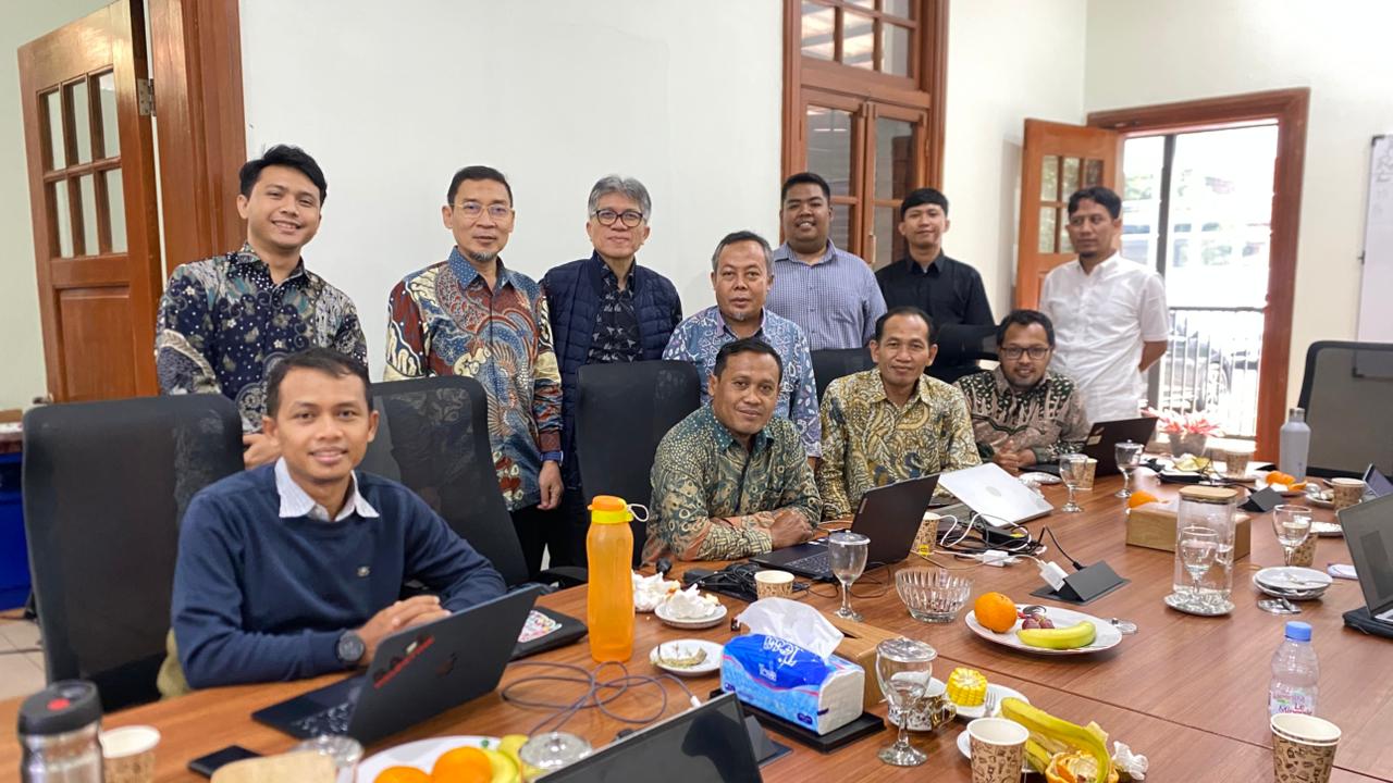 Akselerasi Hilirisasi Inovasi Kampus, Tim Taskforce DRPPS UMS Laksanakan Studi Tata Kelola ke PT LAPI ITB